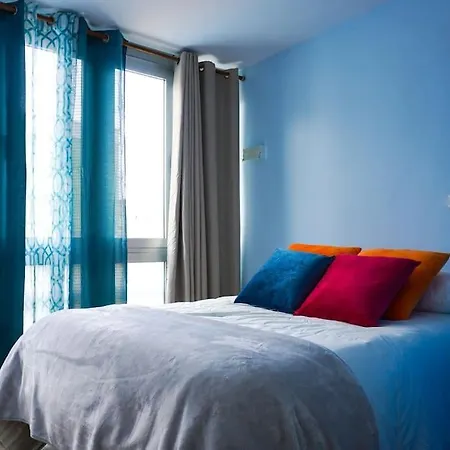 Blue Batayola Pool Apartment